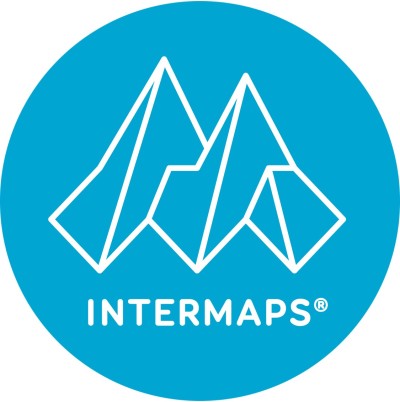 INTERMAPS® Logo: Blauer Kreis mit weißer, stilisierter Bergkarte und dem Text 'INTERMAPS®' darunter