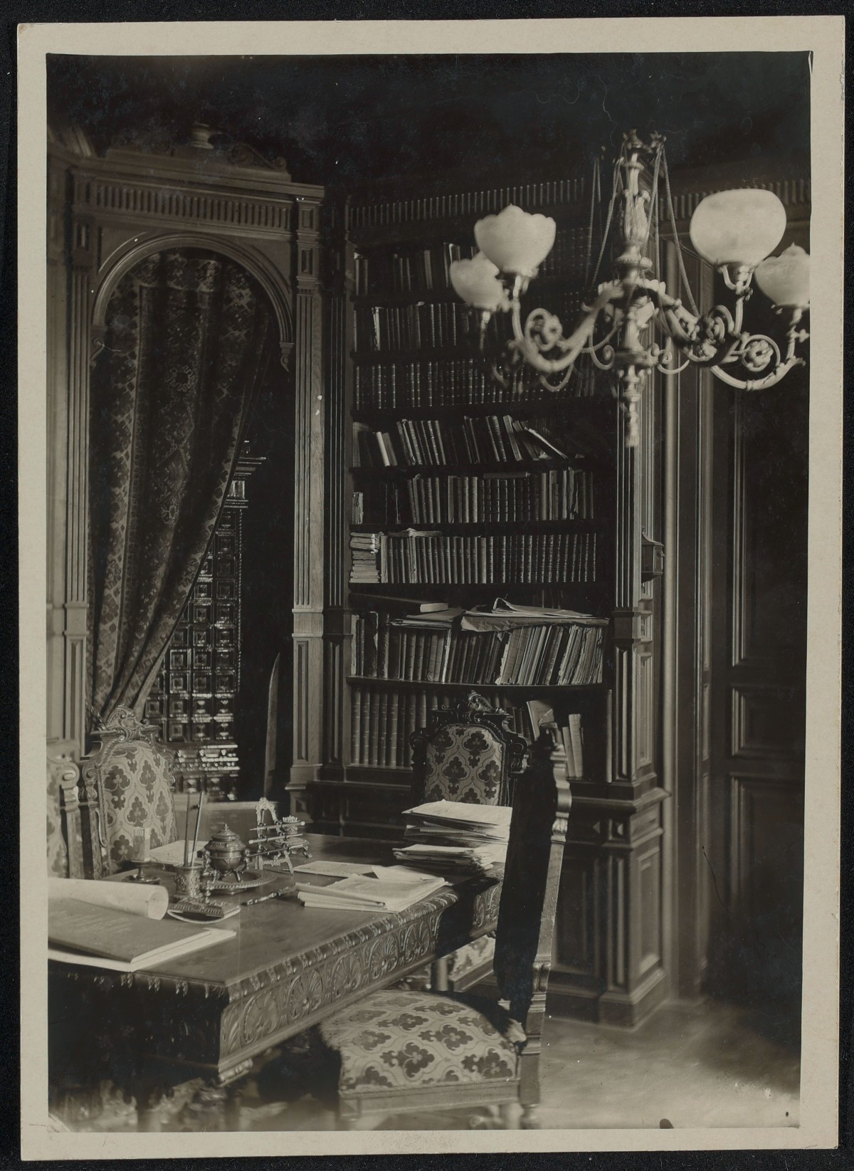 : Black and white photographs of the rooms at the first Jewish Museum Vienna at the Malzgasse 16 location